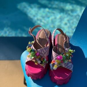 Betsy Johnson Selah Platform Sandals Pink Multi Charm Embellished Lug Sole 8